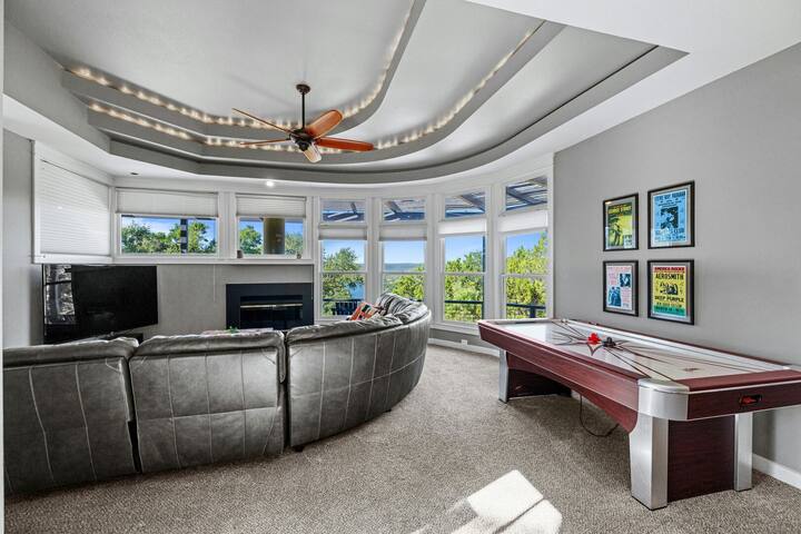 Pool + Cabana + Amazing Views – Picturesque Point gallery image 5