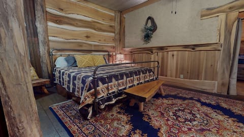 First floor apartment near antique shops