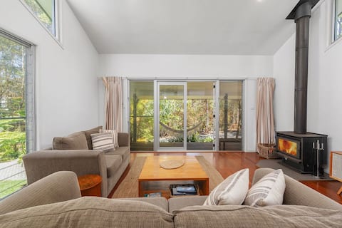 Top performing Airbnb: Boathouse 2, Hyams Beach in Hyams Beach
