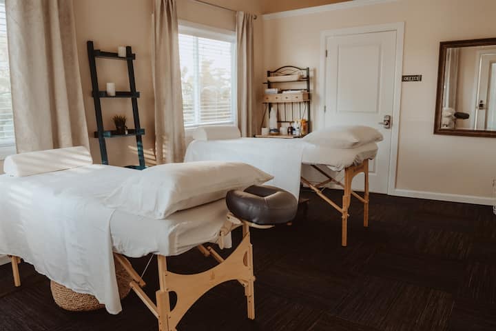Pet-friendly Victorian B&b By Lake Erie - Catawba Island, OH