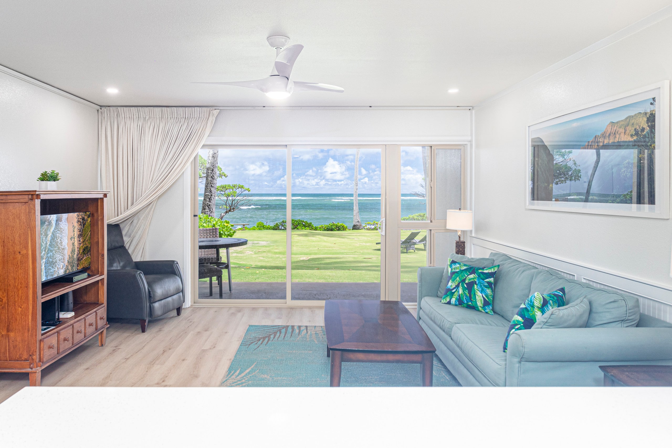 Kapaa Shore Resort 106, Oceanfront, Walk to Beach - Photo 2