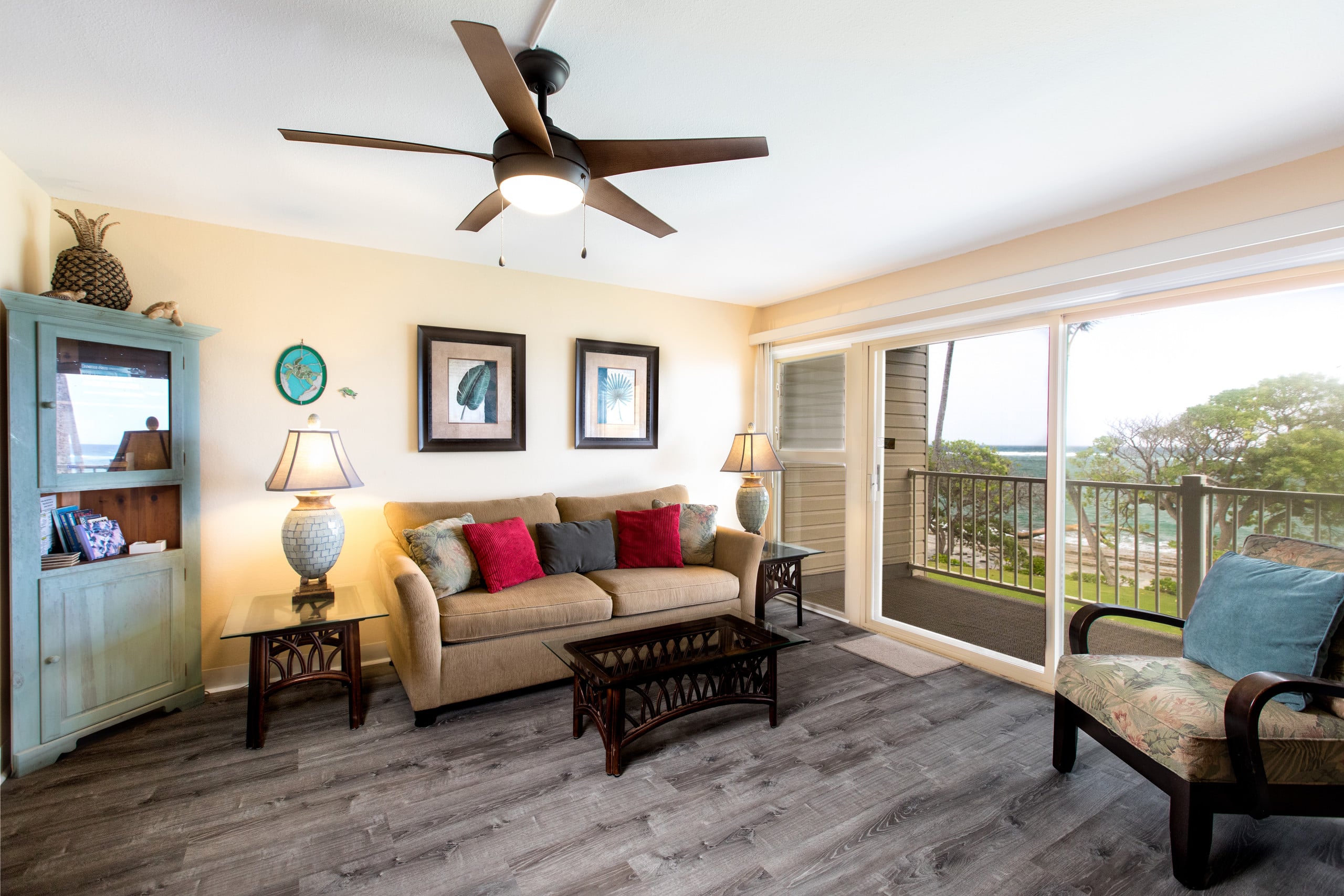 Kapaa Shore Resort 207, Oceanfront, Walk to Beach - Photo 2
