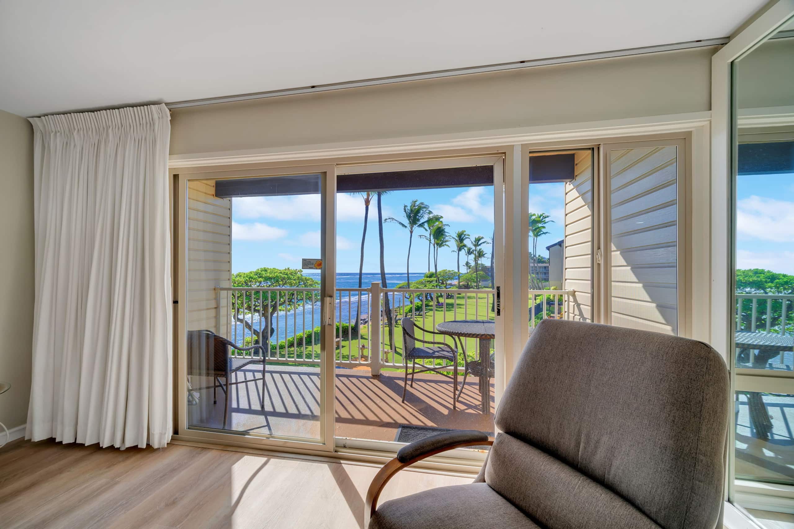 Kapaa Shore Resort 227, Oceanfront, Walk to Beach - Photo 7