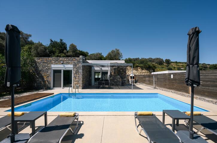 Kalostous villa 2, Pool, Great location & Views