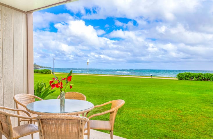 Pono Kai B109, Oceanfront, Walk to Town and Beach