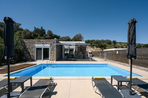 Kalostous villa 4, Pool, Great location & Views