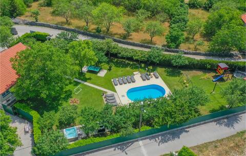 Gorgeous home in Imotski with jacuzzi