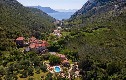 2 bedroom nice home in Trstenik