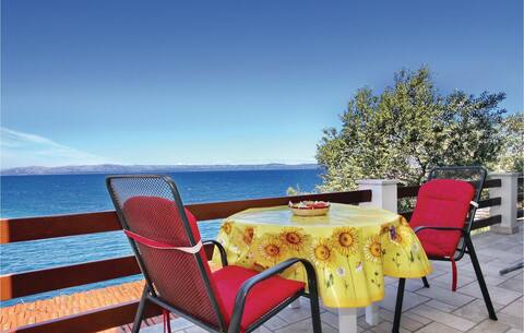 Stunning apartment in Blato with kitchen