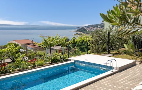 Stunning home in Omis