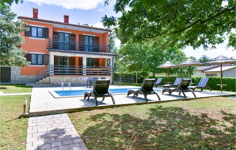 Gorgeous home in Labin with WiFi