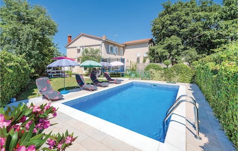 Beautiful apartment in Modrusani with WiFi