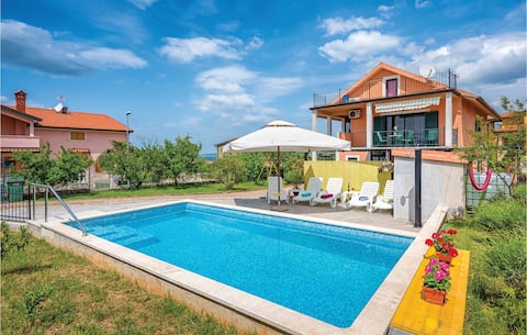 Popular Airbnb listing: Gorgeous apartment in Kastel in Sveta Marija Na Krasu