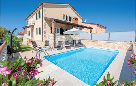 Successful Airbnb property: Amazing home in Lovrecica in Lovrečica