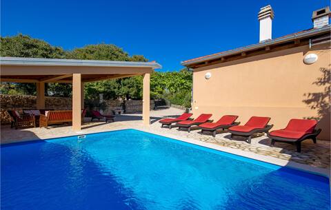 4 bedroom amazing home in Garica