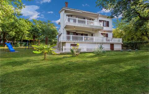 Beautiful apartment in Malinska