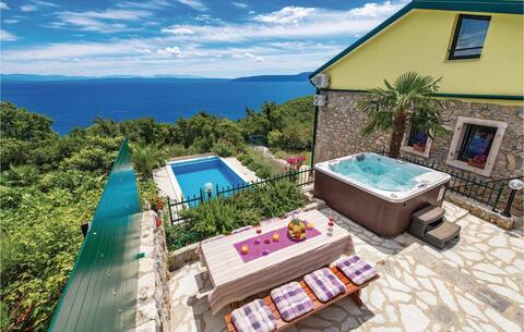 Cozy home in Medveja with outdoor swimming pool