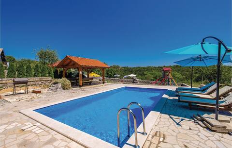 Successful Airbnb property: Pet friendly home in Viskovo in Mjesni Odbor Srdoči