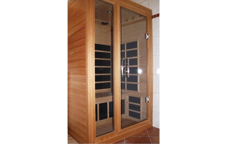 4 bedroom gorgeous home in Berlin gallery image 4