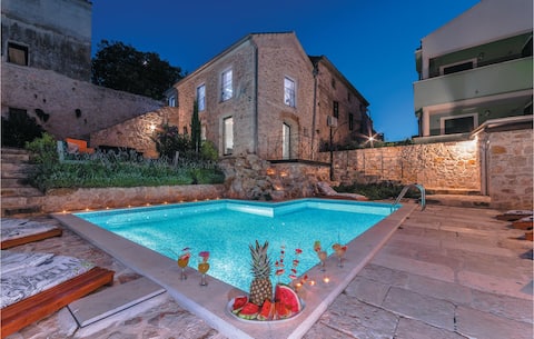 Pet friendly home in Tkon