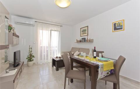 Awesome apartment in Vodnjan with WiFi