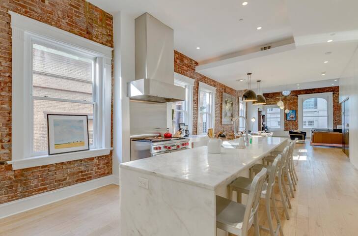 Meyer Loft | Iconic & Historic | Walkable Downtown gallery image 5