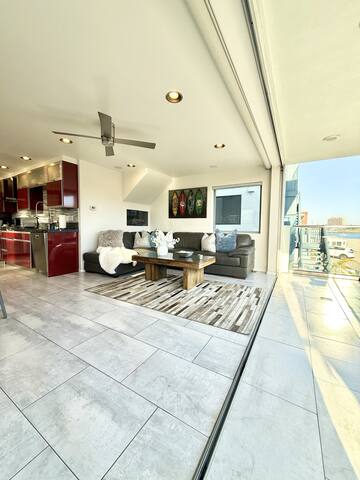 South Mission Beach Ocean view luxury 3 bd 3 bth gallery image 4