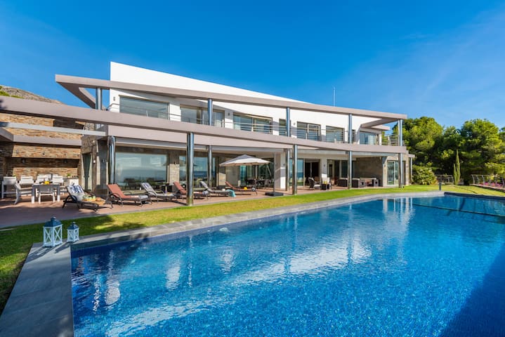 Plusholidays managed Airbnb listing 2
