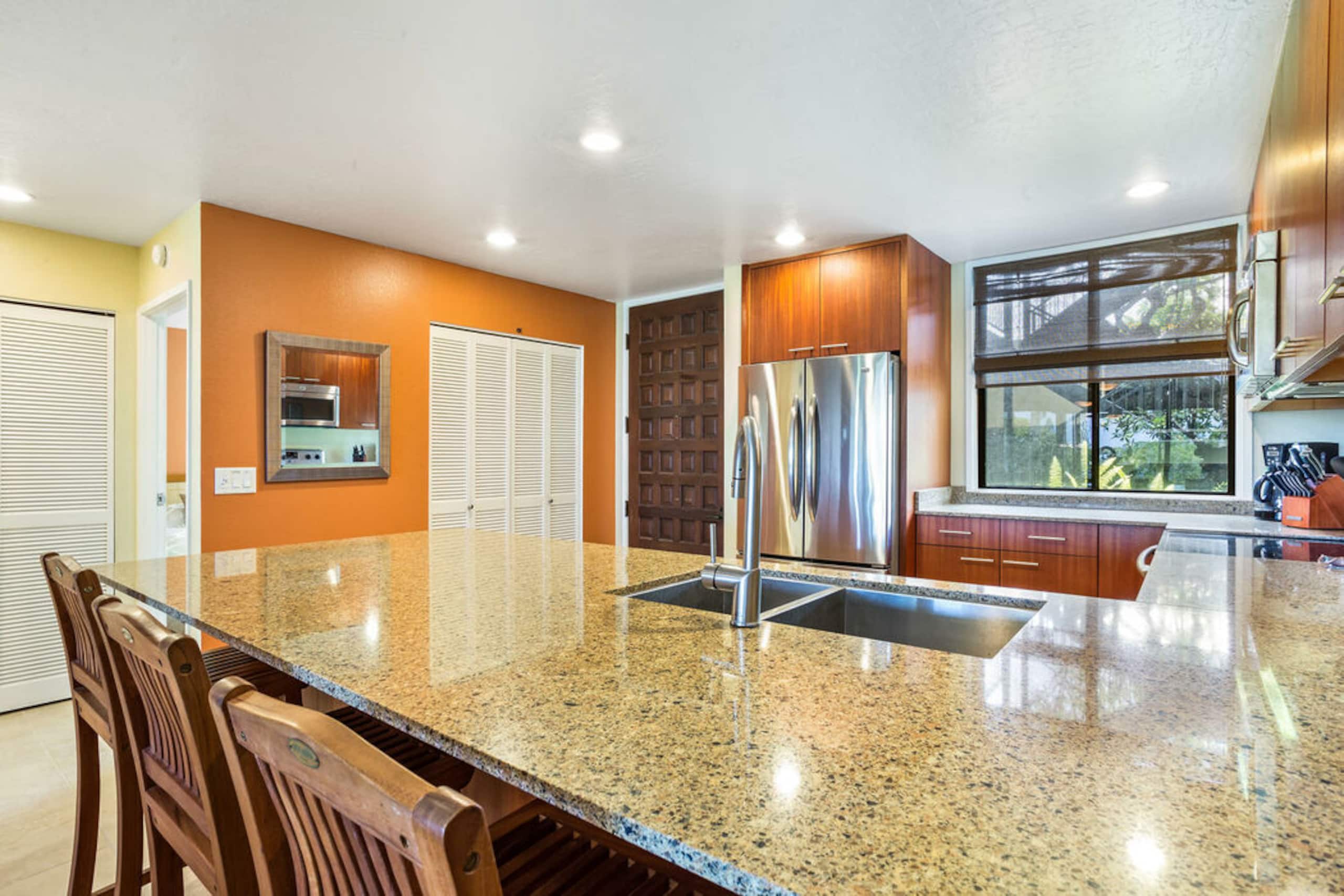 Condo in Kailua-Kona · ★4.79 · 2 bedrooms · 3 beds · 2 baths - Image 2