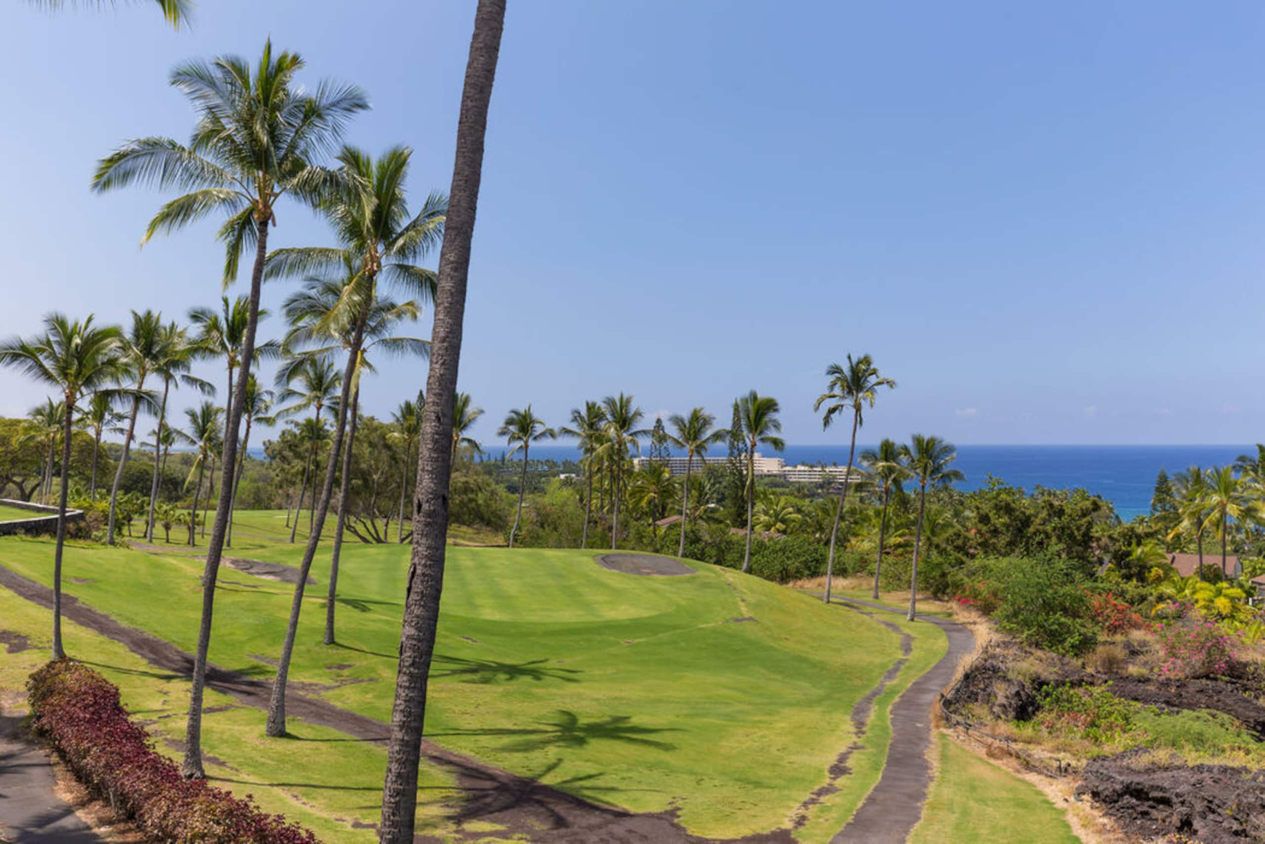 Condo in Kailua-Kona · ★4.79 · 2 bedrooms · 3 beds · 2 baths - Image 17