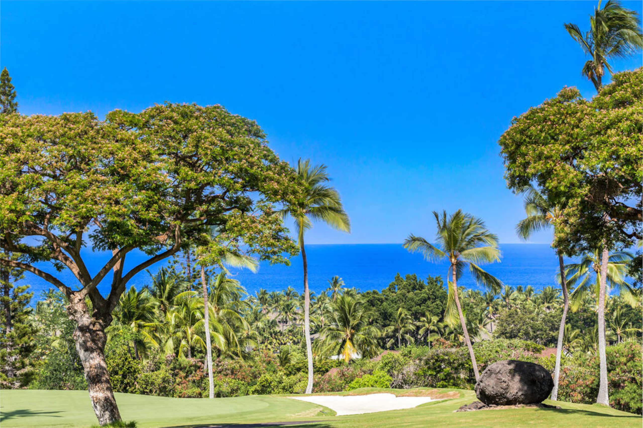 Condo in Kailua-Kona · ★4.79 · 2 bedrooms · 3 beds · 2 baths - Image 14