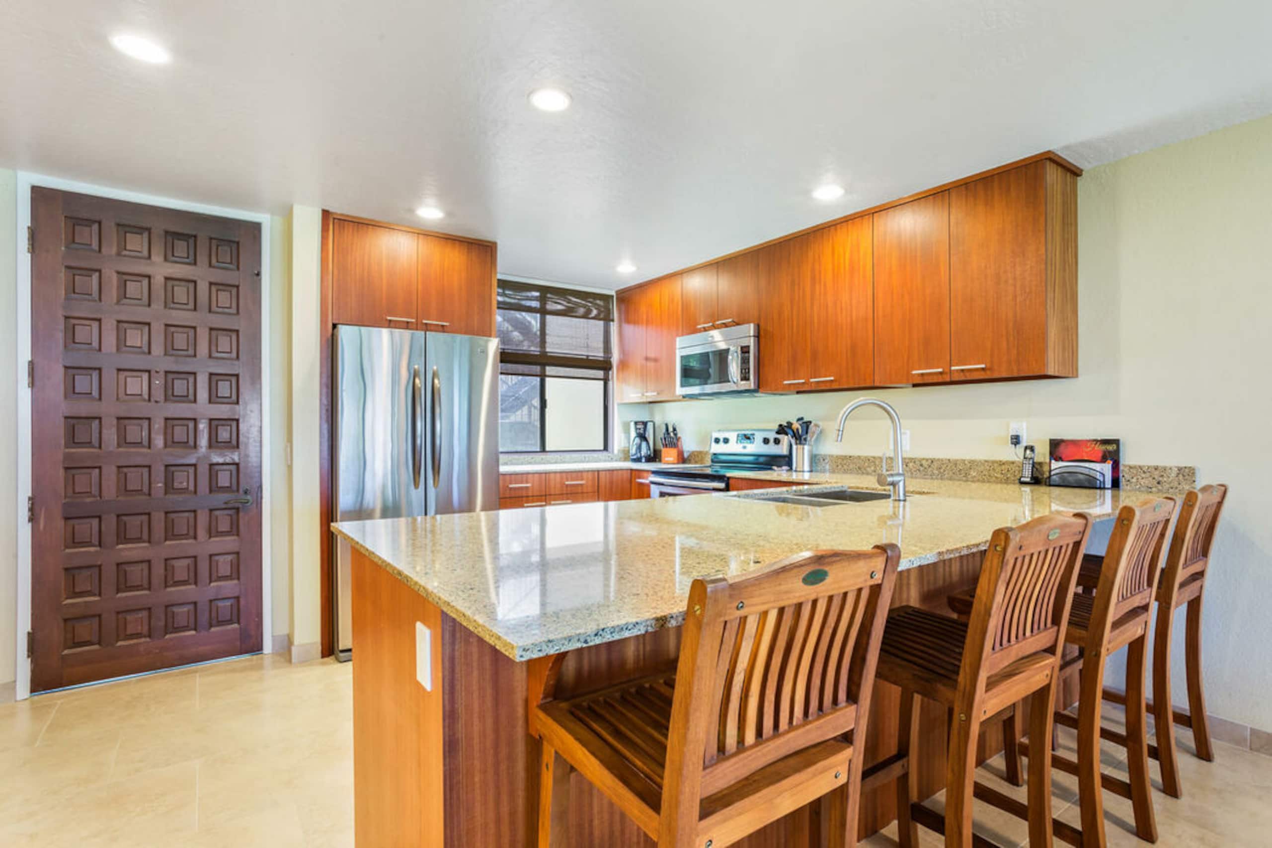 Condo in Kailua-Kona · ★4.79 · 2 bedrooms · 3 beds · 2 baths - Image 1