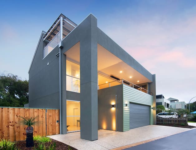 Serenity by the Sea- WIFI, Kayak, Bikes, BBQ