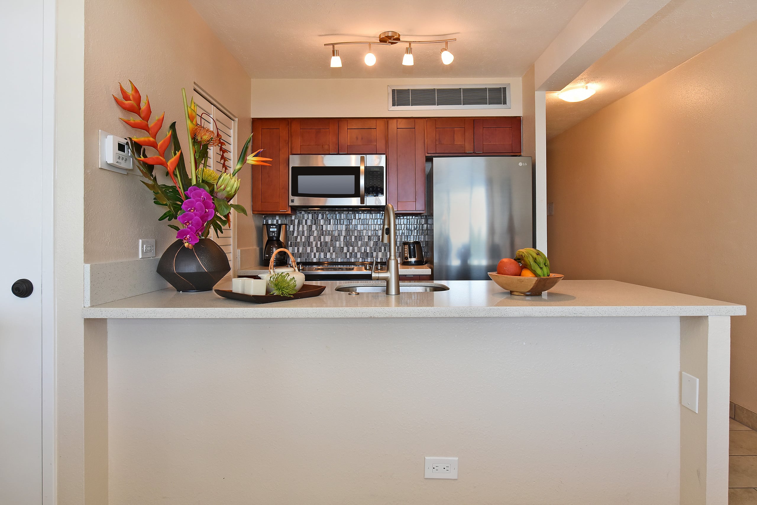 Condo in Lahaina · ★4.72 · 1 bedroom · 1 bed · 1 bath - Image 19