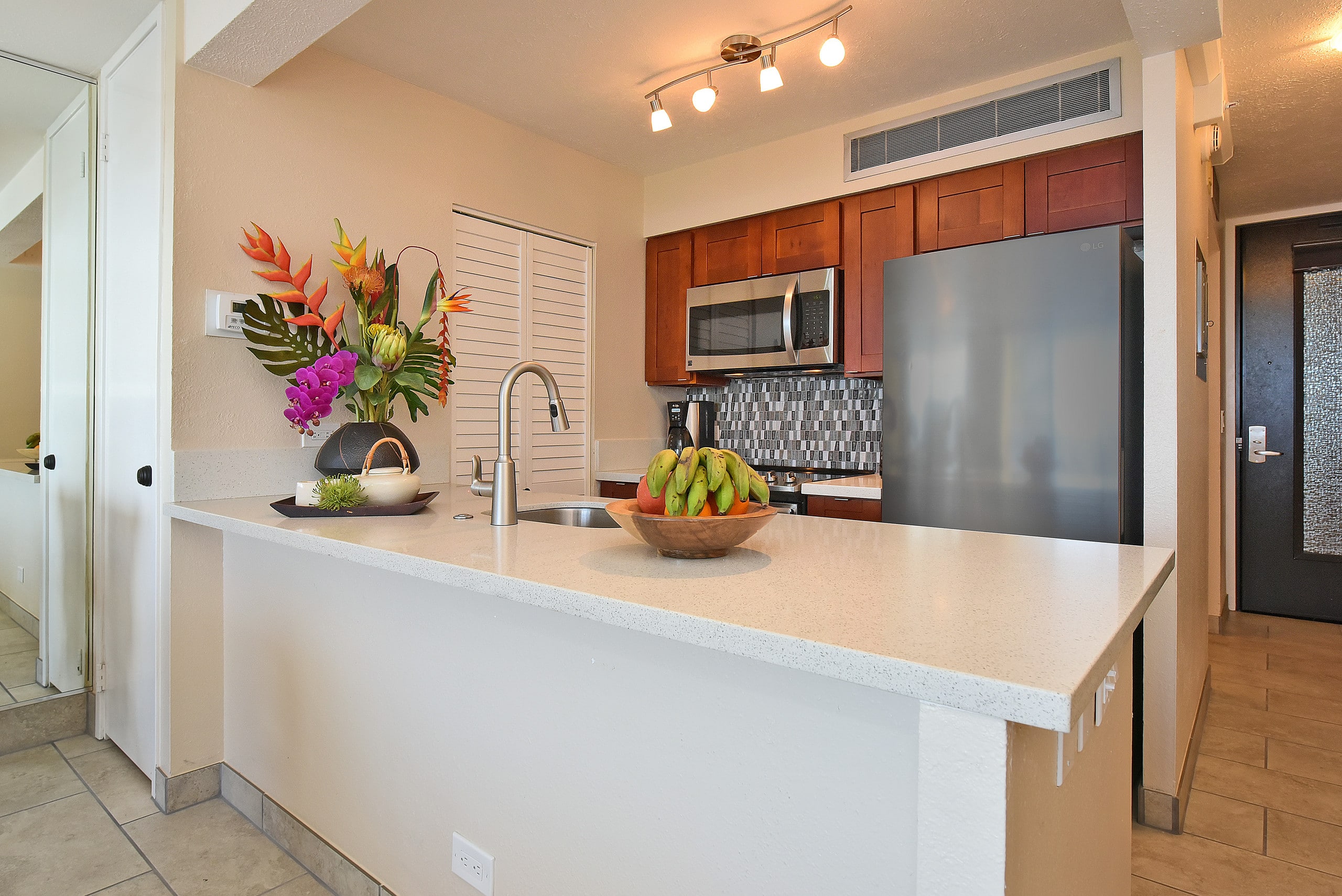 Condo in Lahaina · ★4.72 · 1 bedroom · 1 bed · 1 bath - Image 18