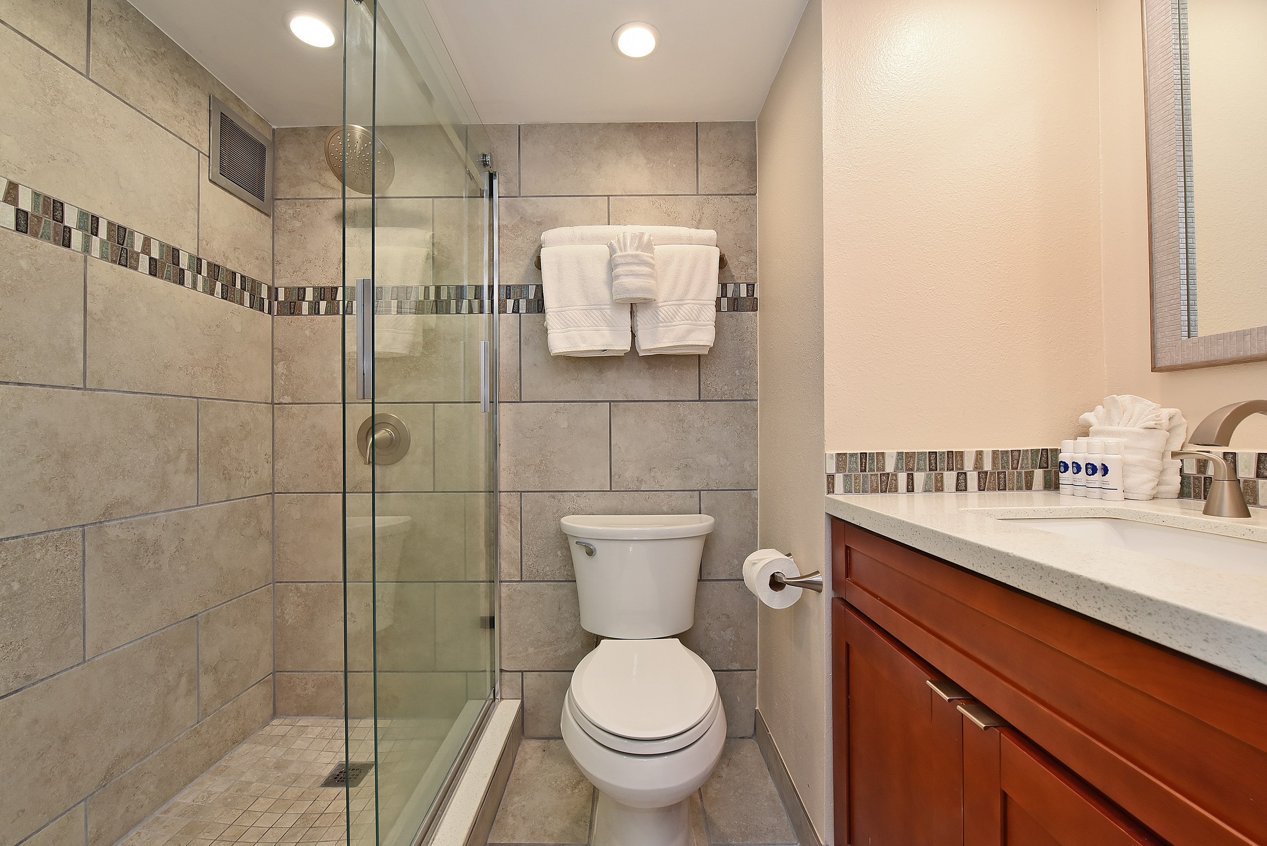 Condo in Lahaina · ★4.72 · 1 bedroom · 1 bed · 1 bath - Image 4