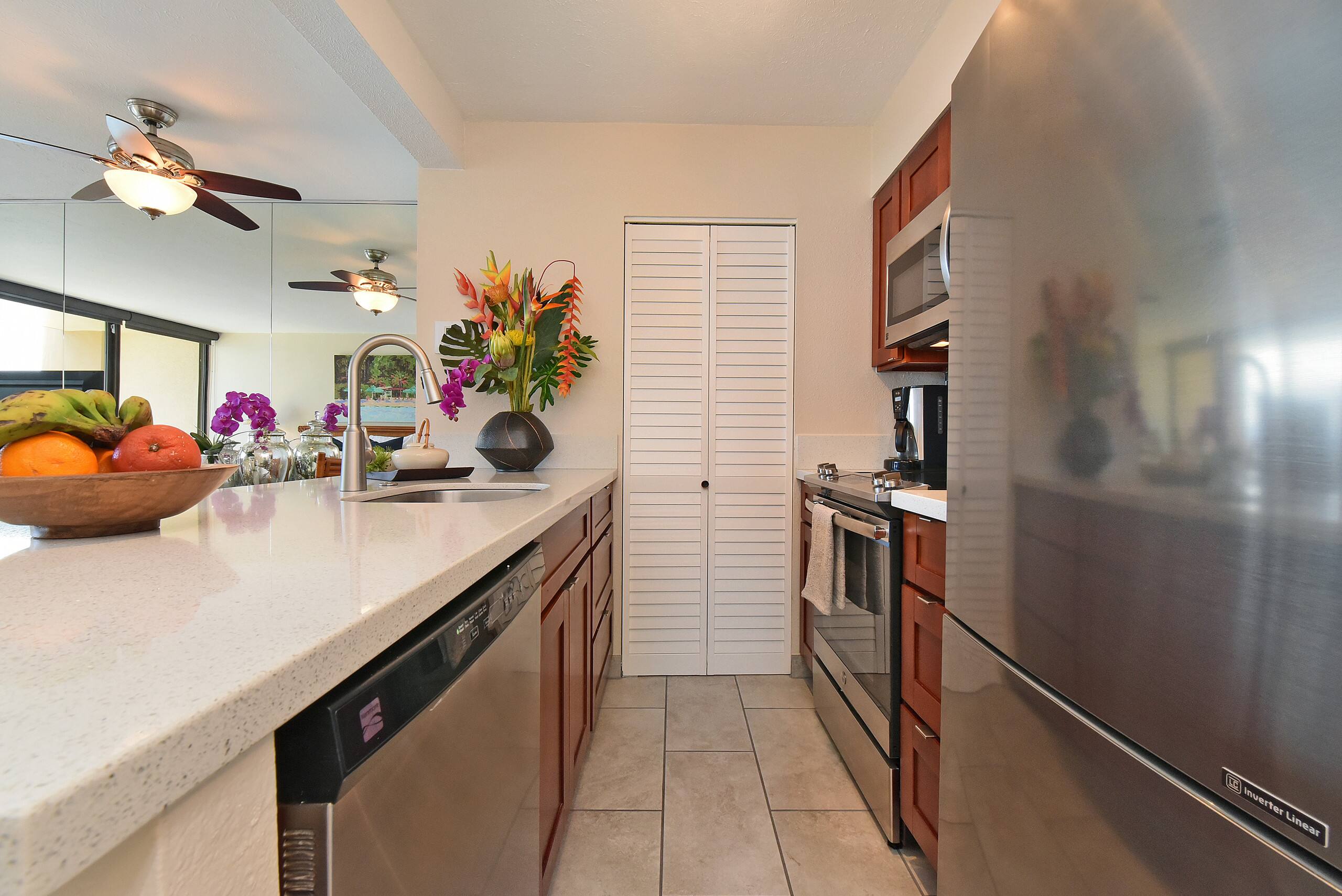 Condo in Lahaina · ★4.72 · 1 bedroom · 1 bed · 1 bath - Image 2