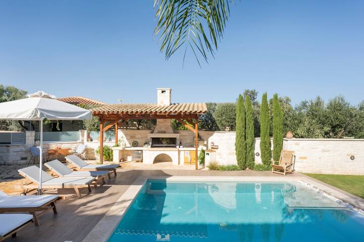 Antonia Blue Villa gallery image 3