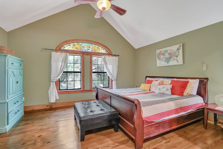 Მეორე საძინებელი გარე ხედებით