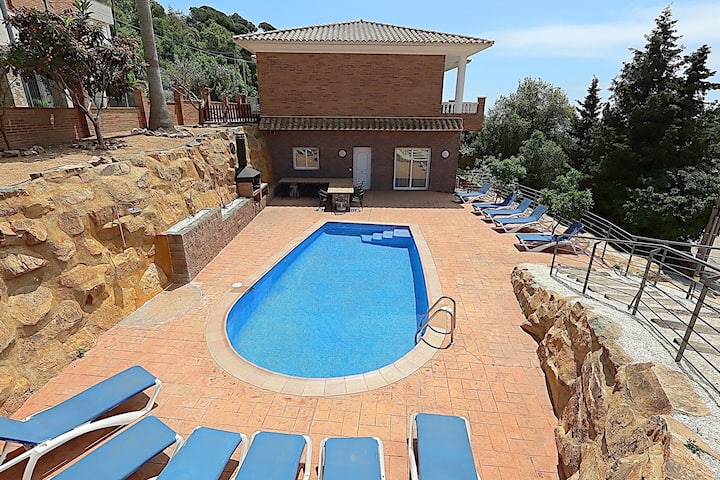 Villa Serena, 17 Personnes, Piscine Privée, à 3 Km - Lloret de Mar