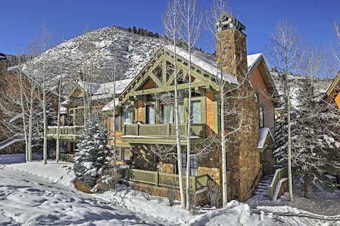 Ski-In/Out Townhome w/ Hot Tub by Arrow Bahn Lift!