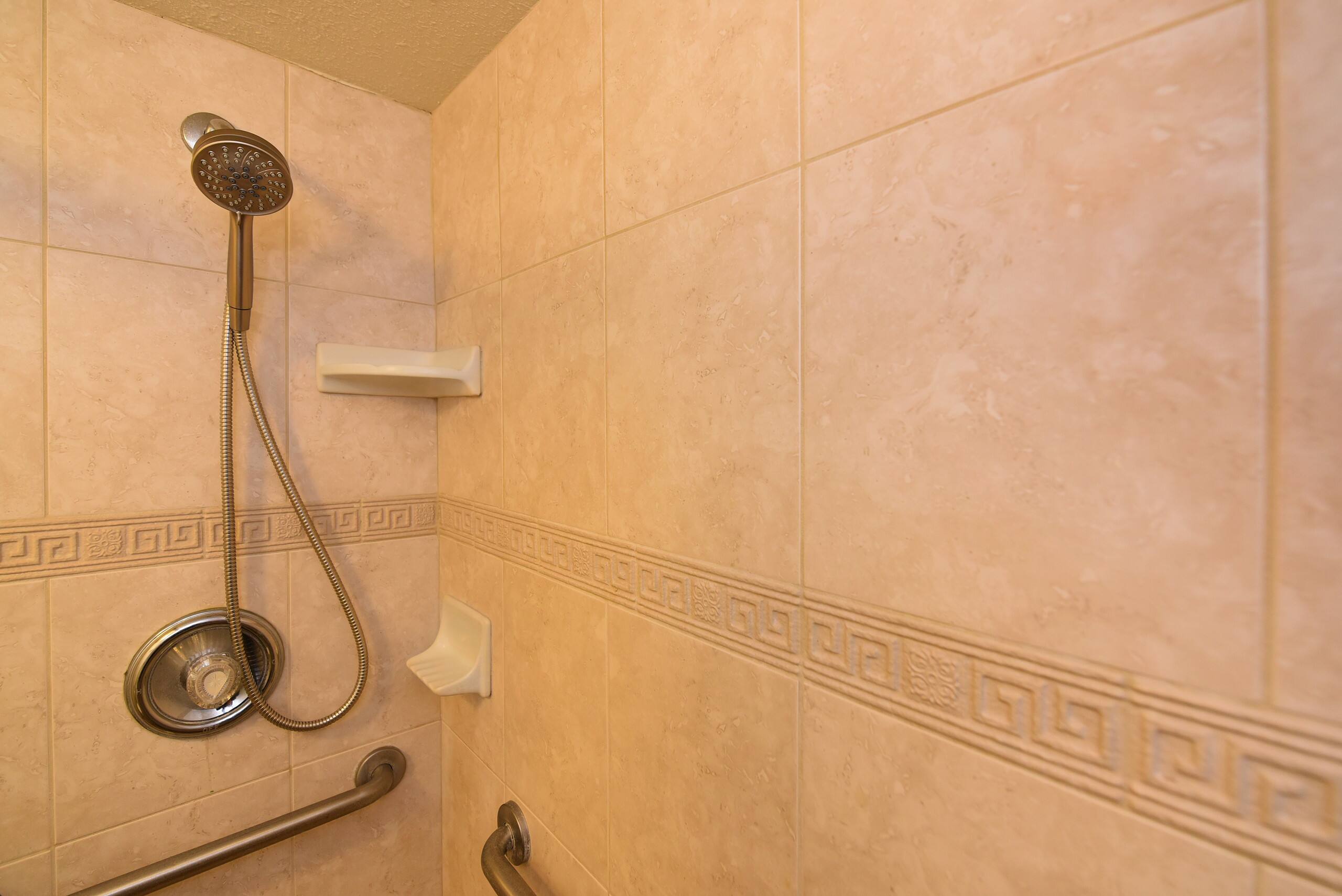 Condo in Kihei · ★4.58 · 1 bedroom · 2 beds · 1 private bath - Image 18