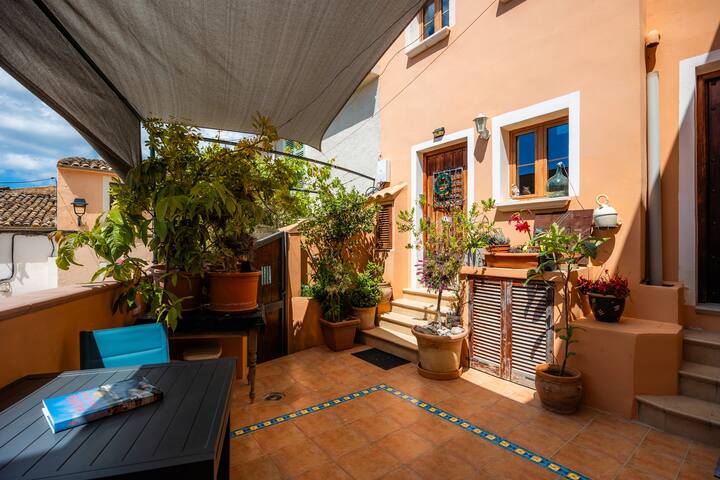 Eliasneil gallery image 2