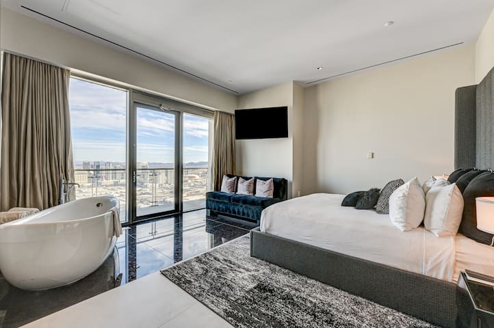 PH57 Palms Place Penthouse | Strip Views & Jacuzzi