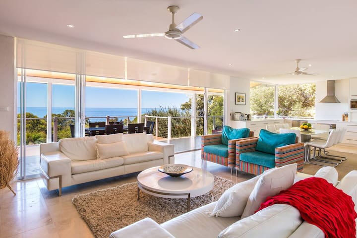 The White House—Tranquil Sea Views and Endless Fun