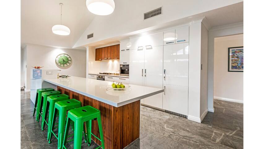 Lilywood—Minutes from Wineries & Yallingup Beach gallery image 3