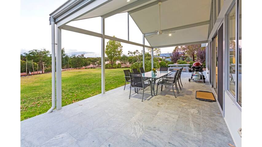 Lilywood—Minutes from Wineries & Yallingup Beach gallery image 5