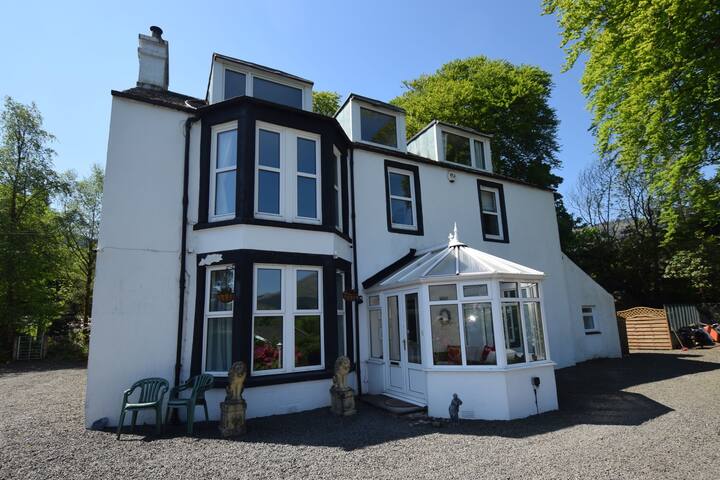 Lochgoilhead Holidays managed Airbnb listing 2