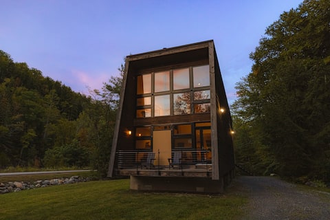 Green Mountain Modern House: iconic modern getaway