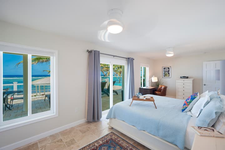 Apartament gościnny na poziomie basenu.